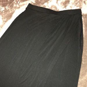X21 Very long slit open skirt